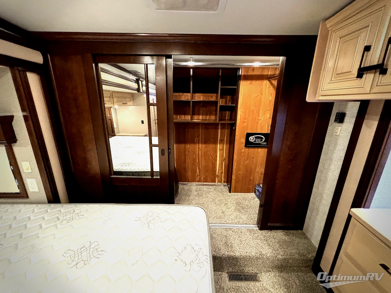 2019 DRV Luxury Suites Mobile Suites 36RSSB3 Photo 10