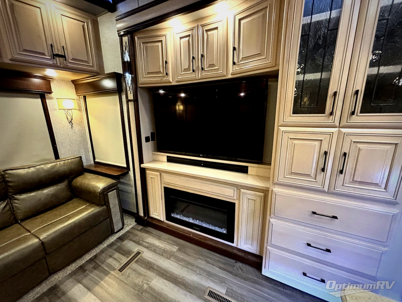 2019 DRV Luxury Suites Mobile Suites 36RSSB3 Photo 18