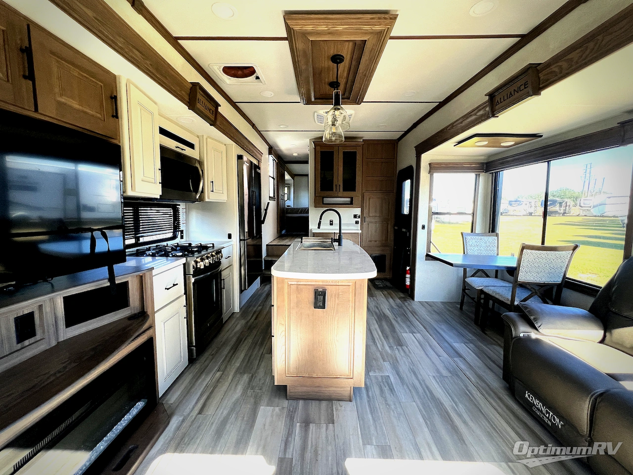 2023 Alliance Paradigm 340RL Photo 5