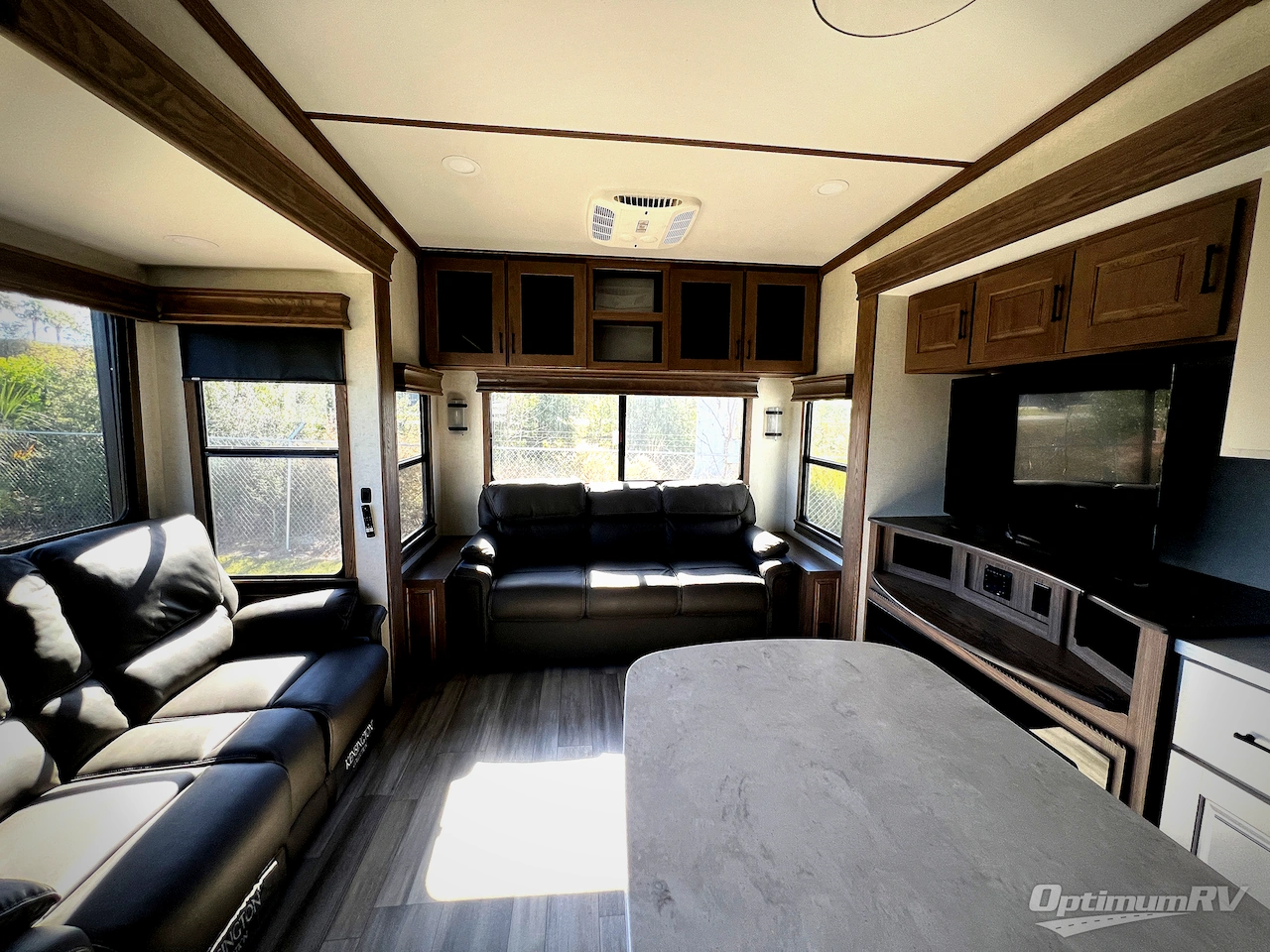 2023 Alliance Paradigm 340RL Photo 6