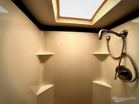 2014 Thor Tuscany 42WX RV Photo 4