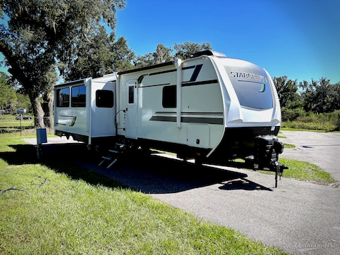 Used 2025 Starcraft GSL 321BHS Featured Photo