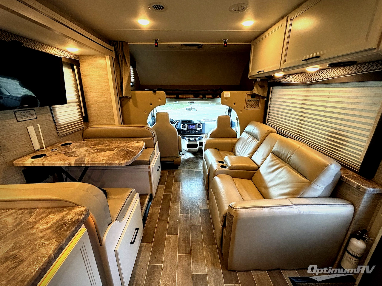 2022 Thor Chateau 28Z Photo 5