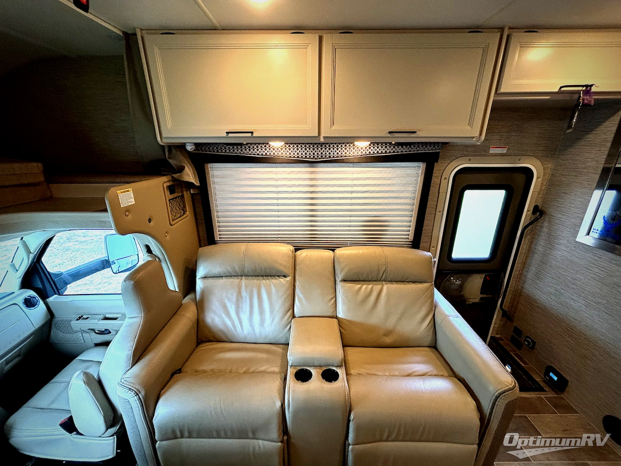 2022 Thor Chateau 28Z Photo 12