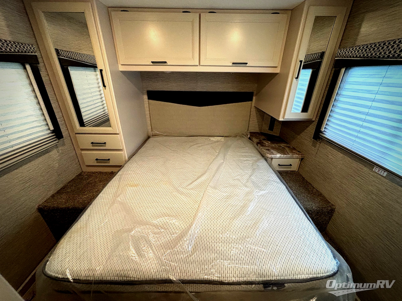 2022 Thor Chateau 28Z Photo 17