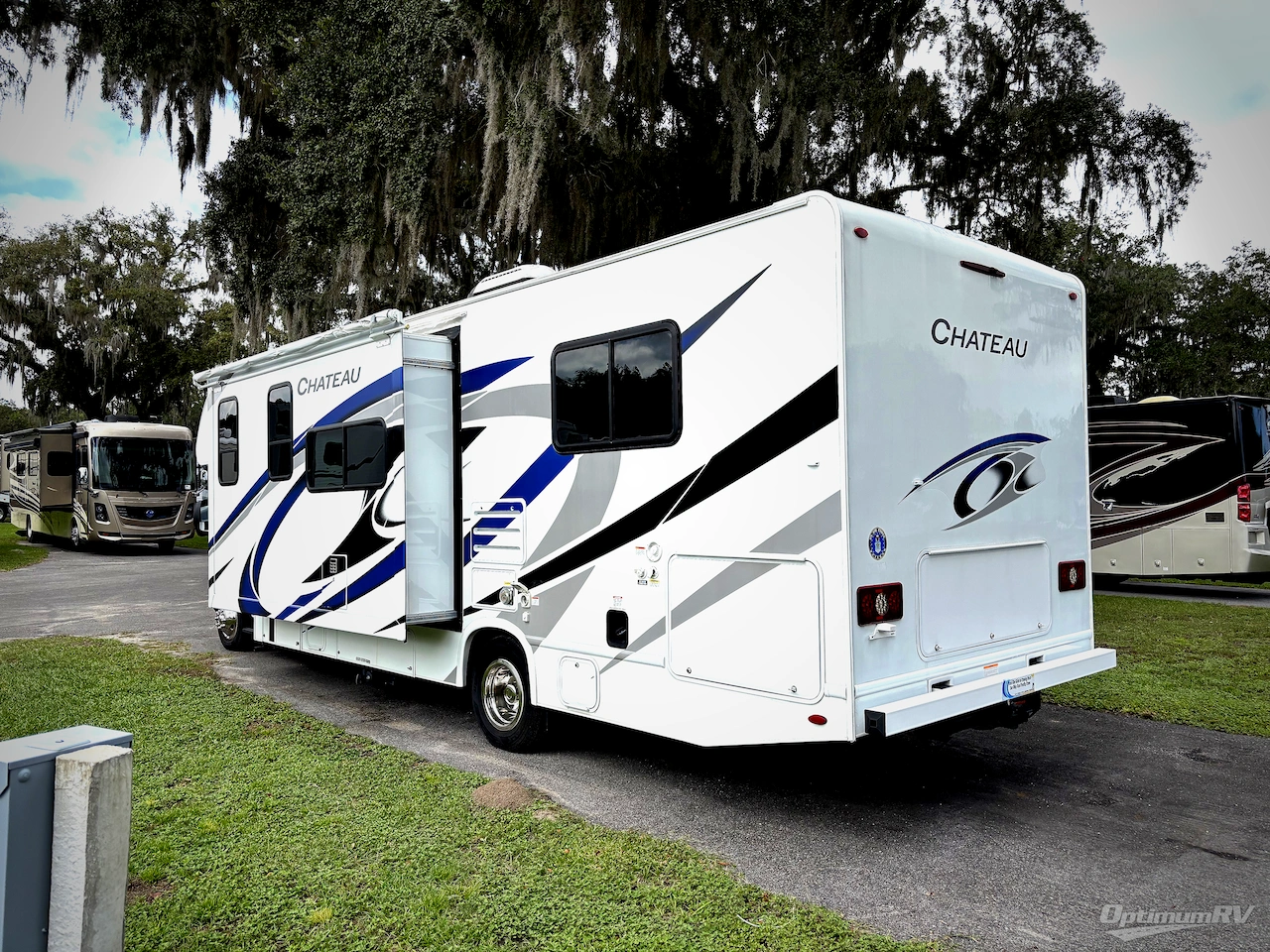 2022 Thor Chateau 28Z Photo 3