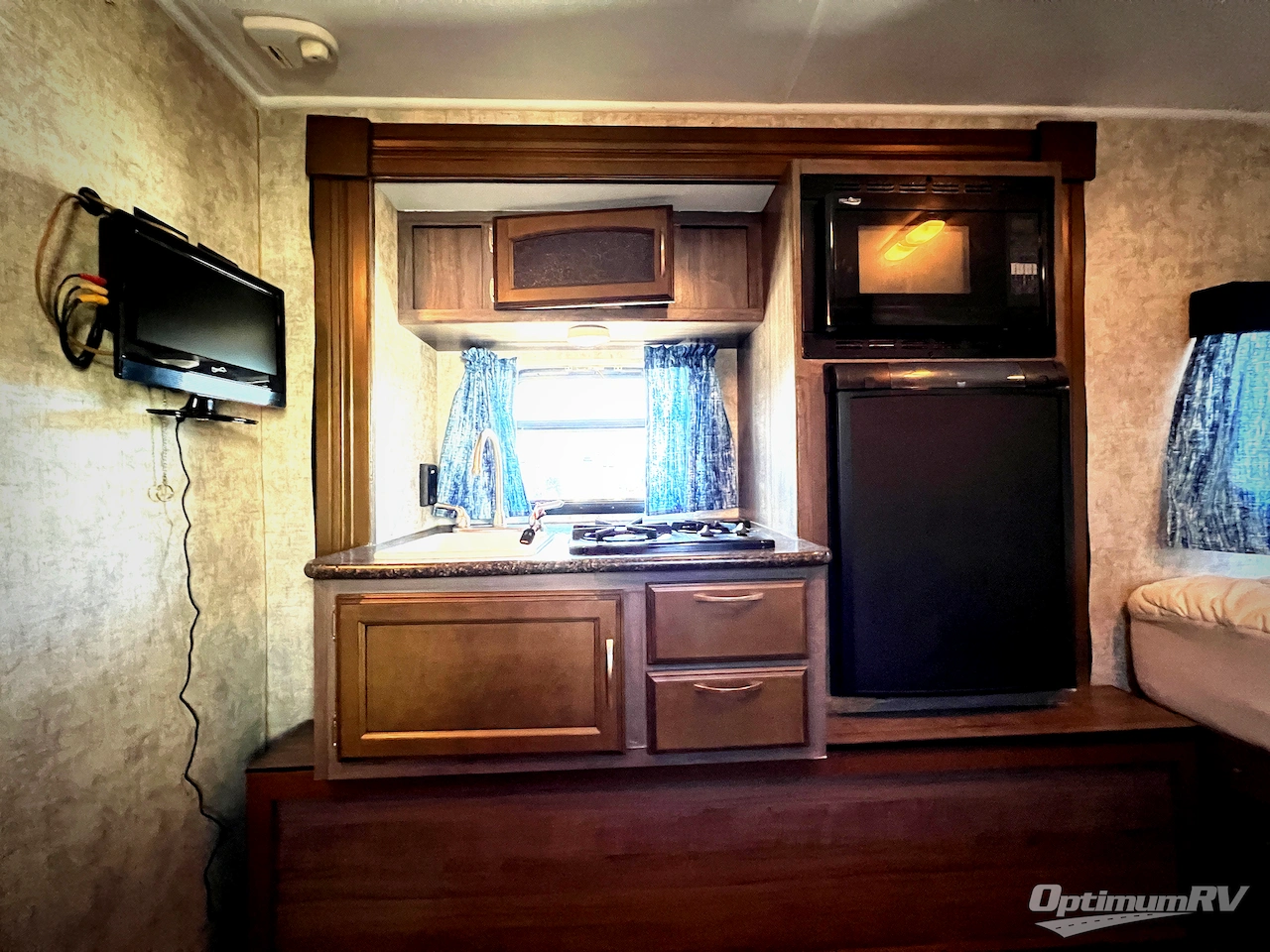2017 Winnebago Towables Winnie Drop 170S Photo 9