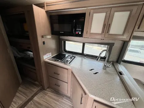 2022 Thor Four Winds 31E RV Photo 4