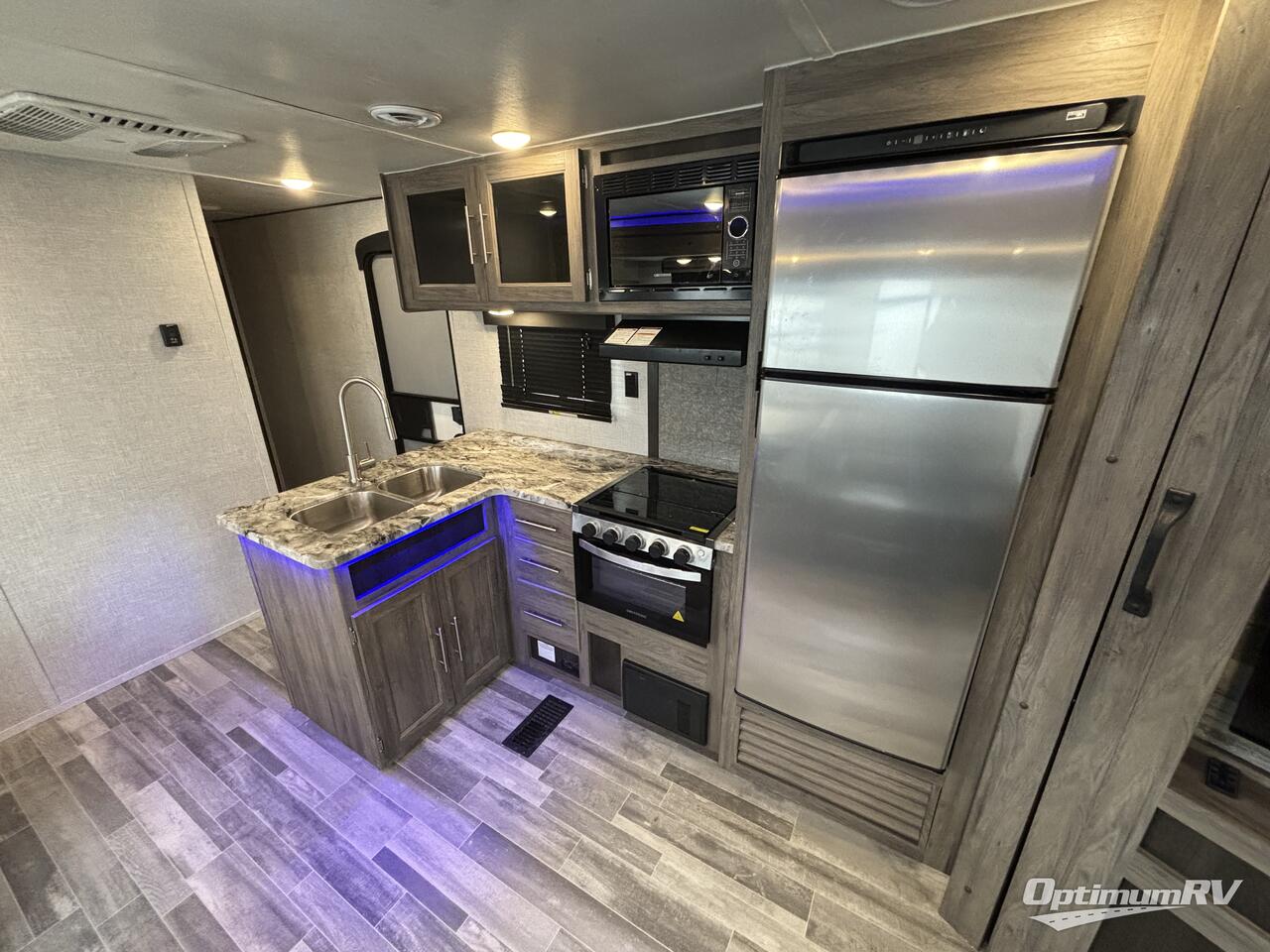 SOLD! - Used 2022 CrossRoads Zinger ZR299RE Travel Trailer at