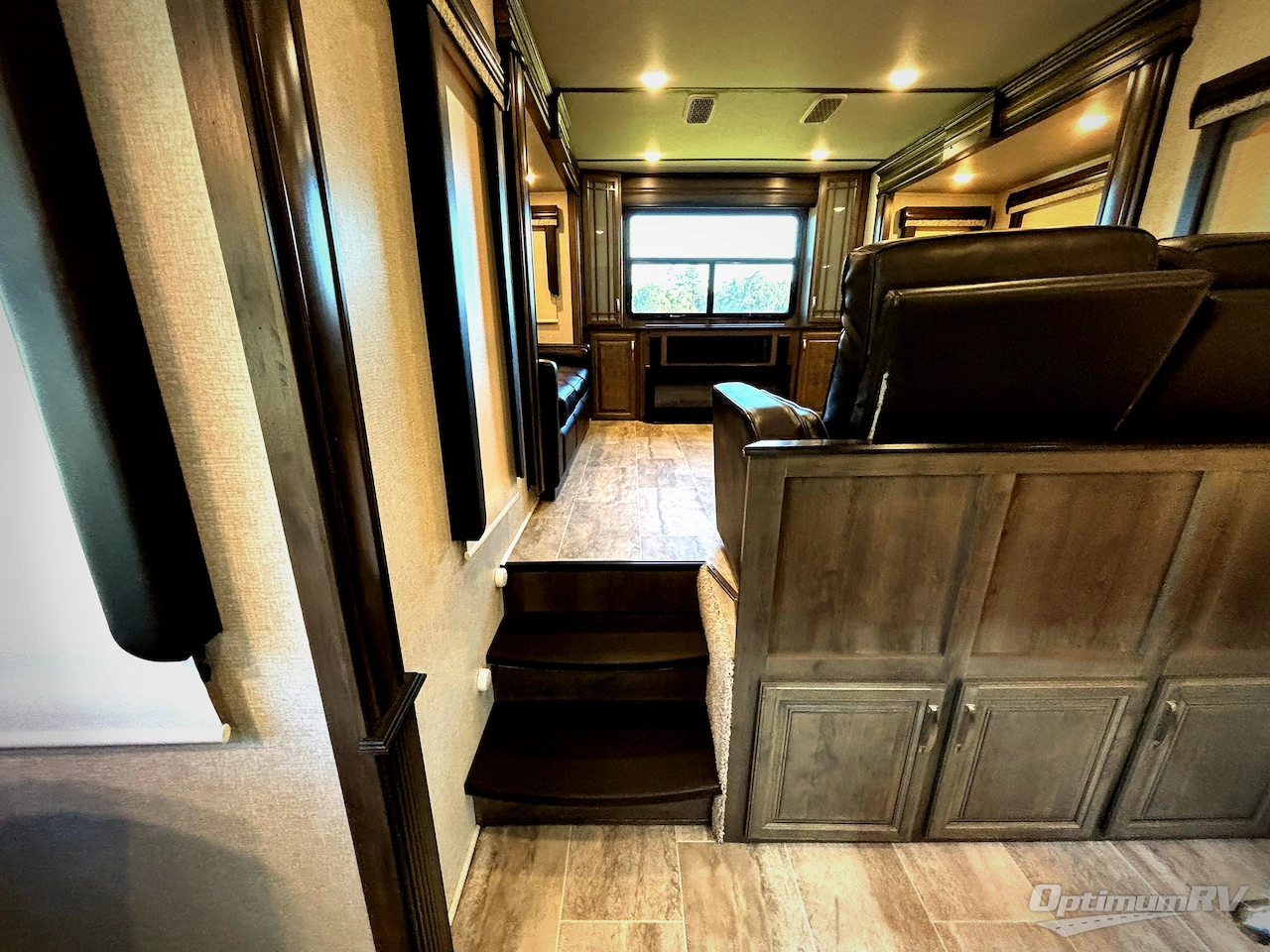 2019 Keystone Montana 3791RD Photo 5