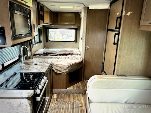 2022 Thor Four Winds 23U RV Photo 2