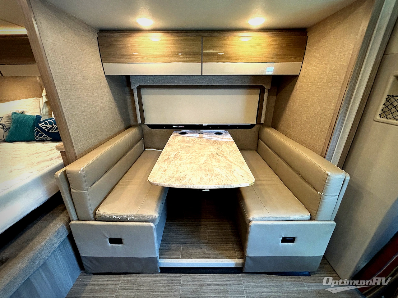 2023 Thor Compass 23TW Photo 11