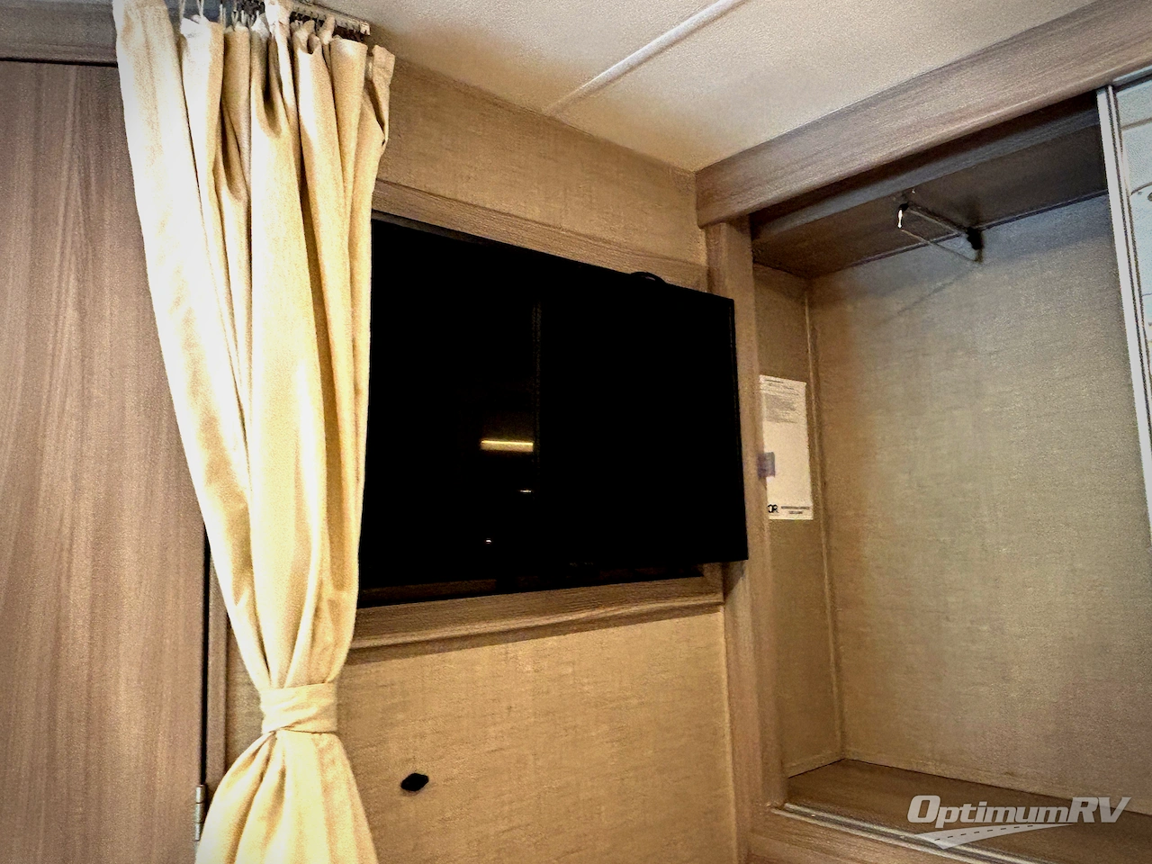 2023 Thor Compass 23TW Photo 14