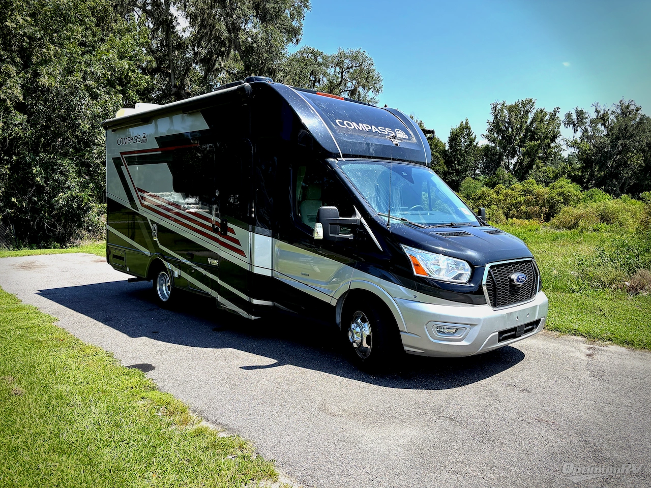 2023 Thor Compass 23TW Photo 1