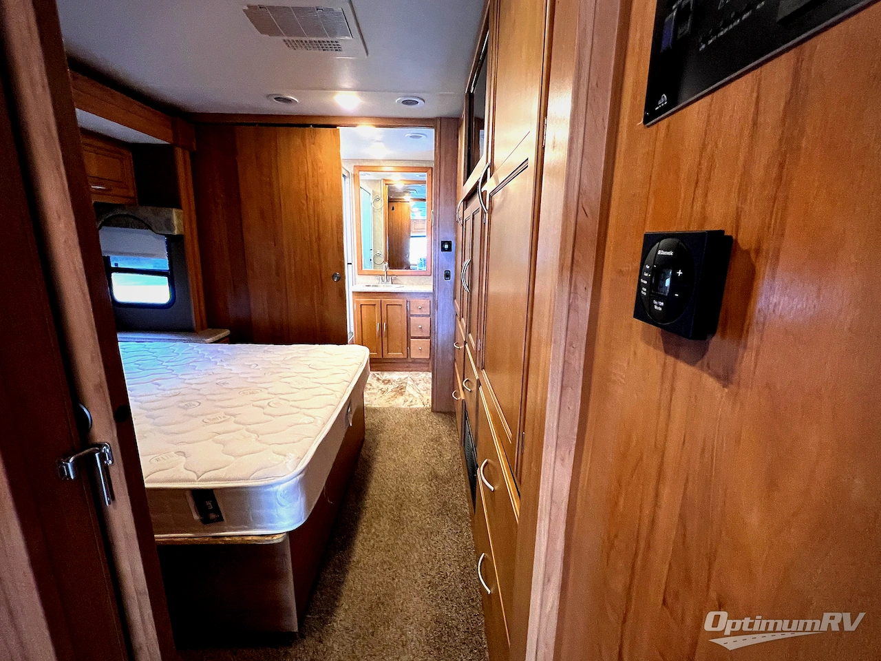 2016 Coachmen Mirada 35LS Photo 21