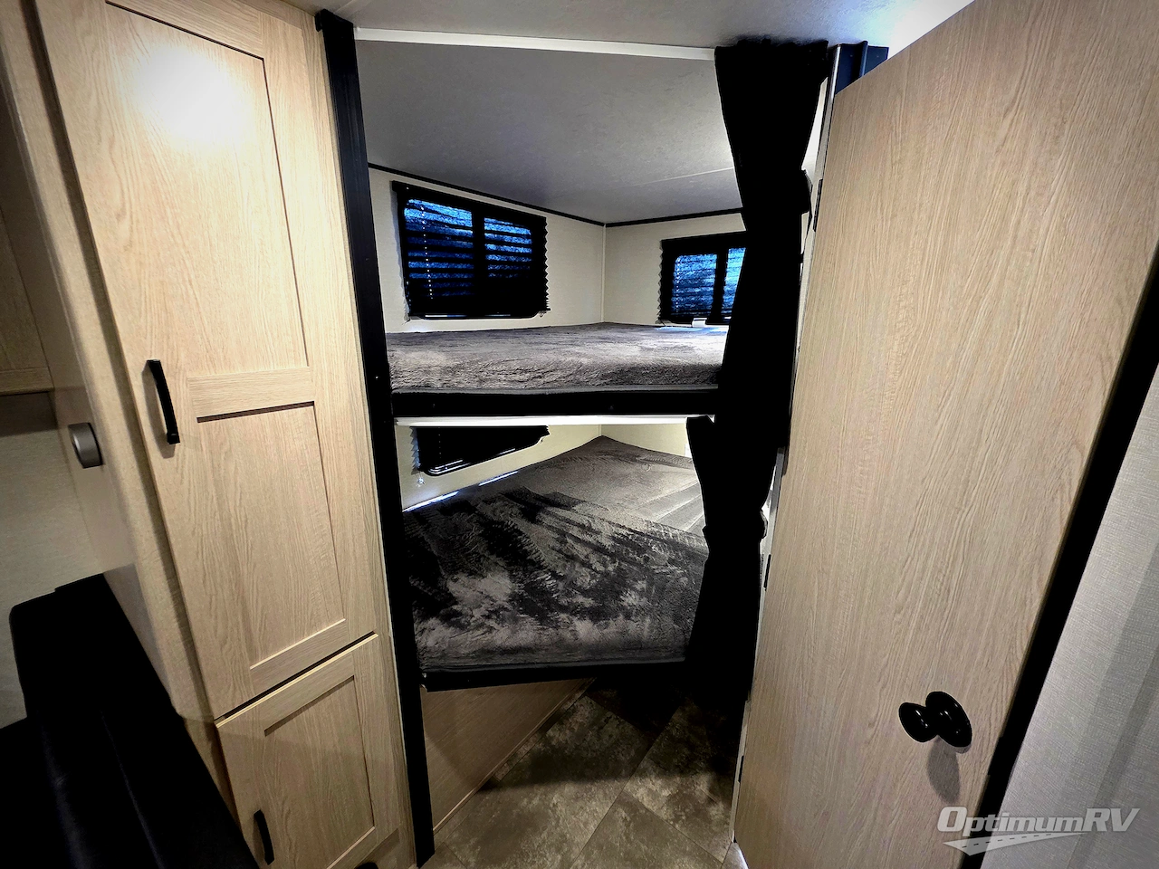 2022 Coachmen Apex Ultra-Lite 256BHS Photo 11