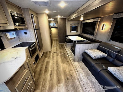 2022 Coachmen Catalina Legacy 293QBCK RV Photo 2