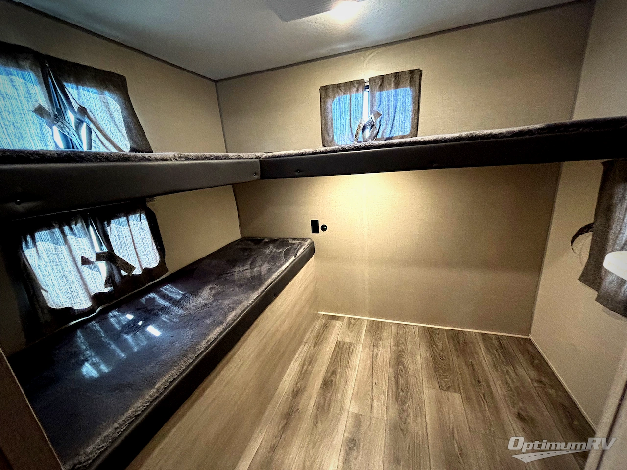 2022 Coachmen Catalina Legacy 293QBCK Photo 9