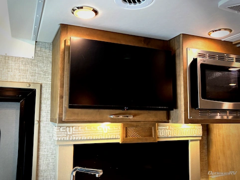 2024 Tiffin Wayfarer 25RW RV Photo 3