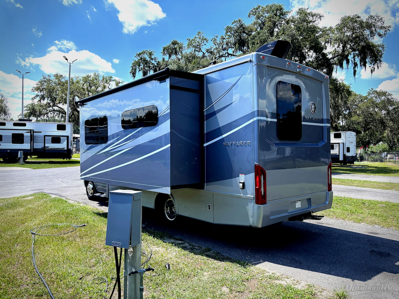 2024 Tiffin Wayfarer 25RW Photo 3