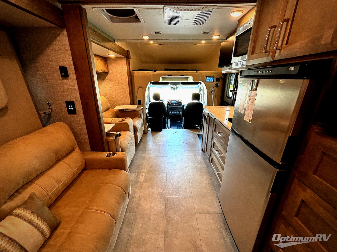 2024 Tiffin Wayfarer 25RW Photo 5