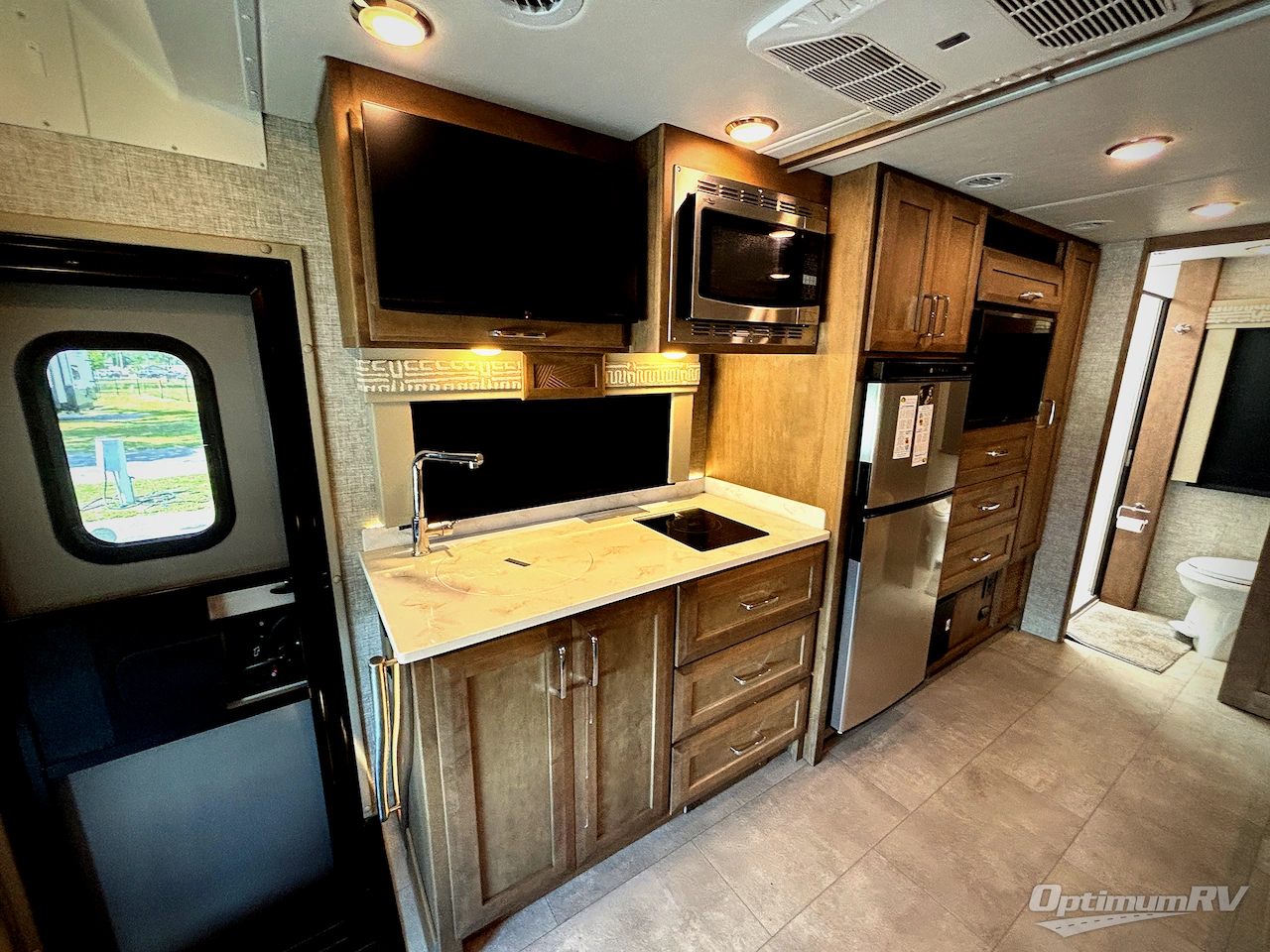 2024 Tiffin Wayfarer 25RW Photo 12