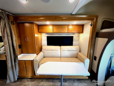 2019 Tiffin Wayfarer 24FW RV Photo 3