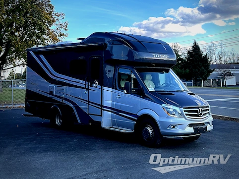 Used 2019 Tiffin Motorhomes Wayfarer 24FW Featured Photo
