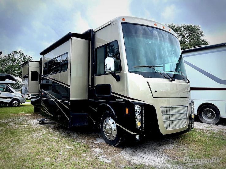 2018 Winnebago Sightseer 33C RV Photo 1