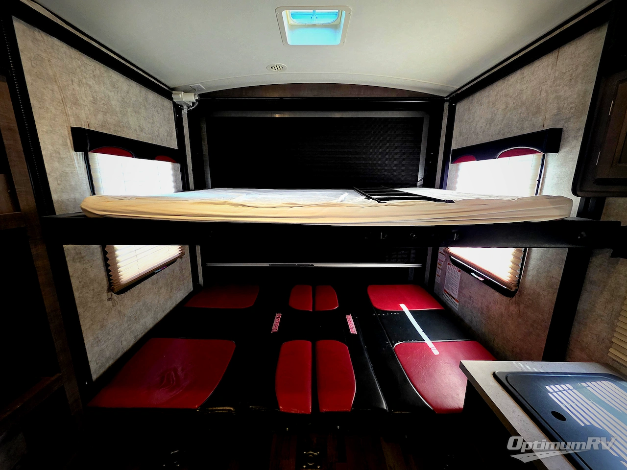2016 Winnebago Towables Spyder 24FQ Photo 8