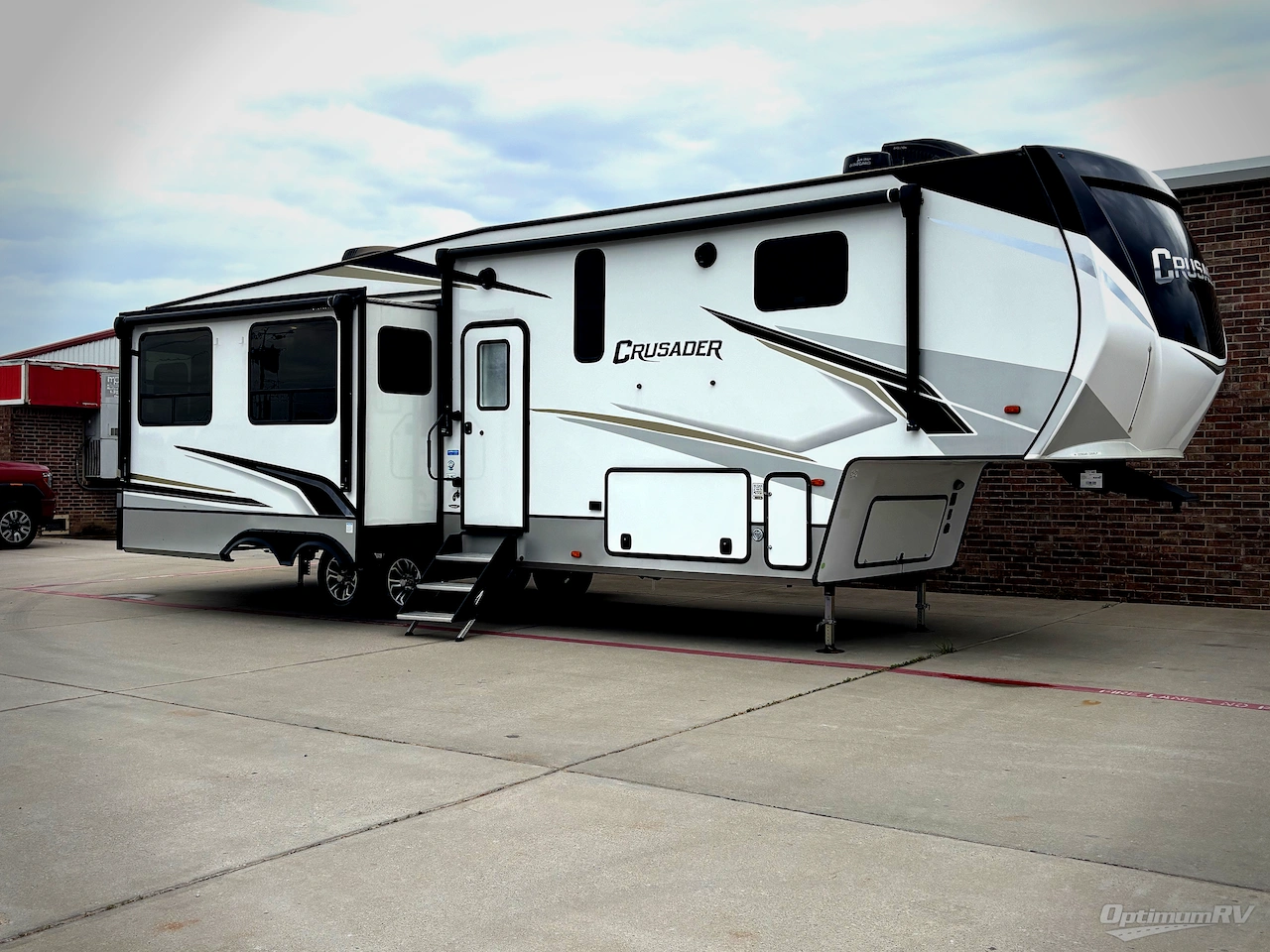 2022 Prime Time Crusader 335RLP Photo 1