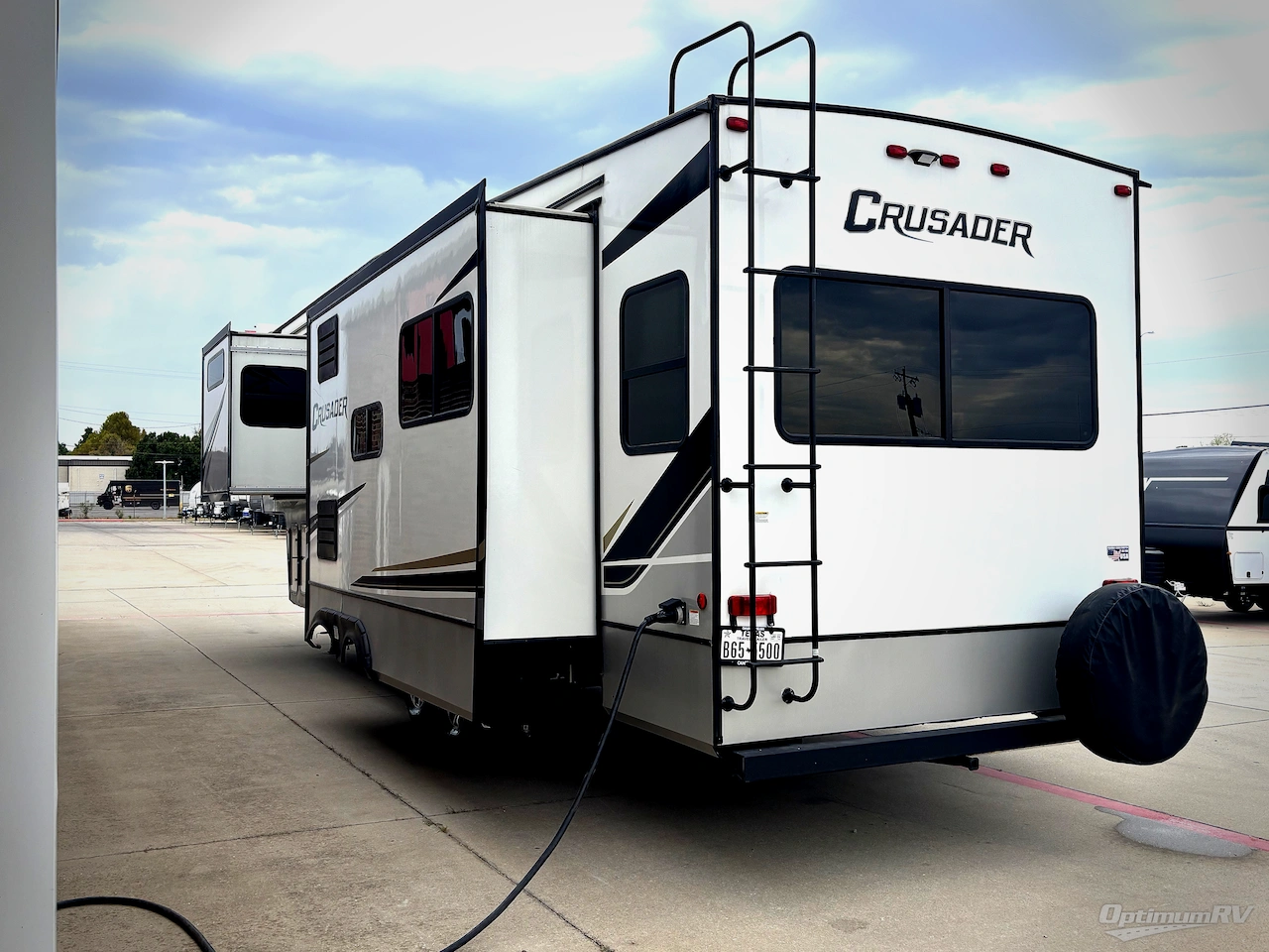 2022 Prime Time Crusader 335RLP Photo 3