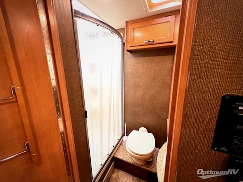 2016 Thor ACE 27.1 RV Photo 3