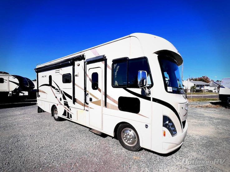2016 Thor ACE 27.1 RV Photo 1