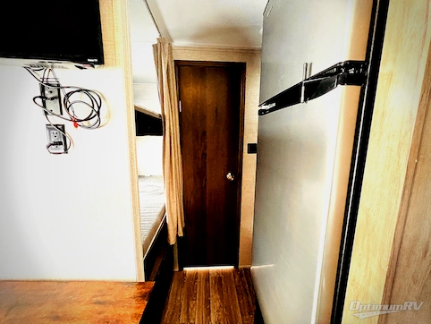 2021 East To West Della Terra 250BH RV Photo 3