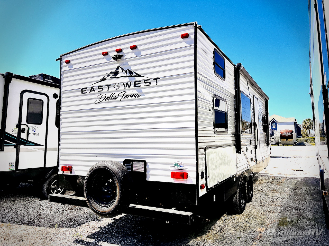 2021 East To West Della Terra 250BH Photo 2