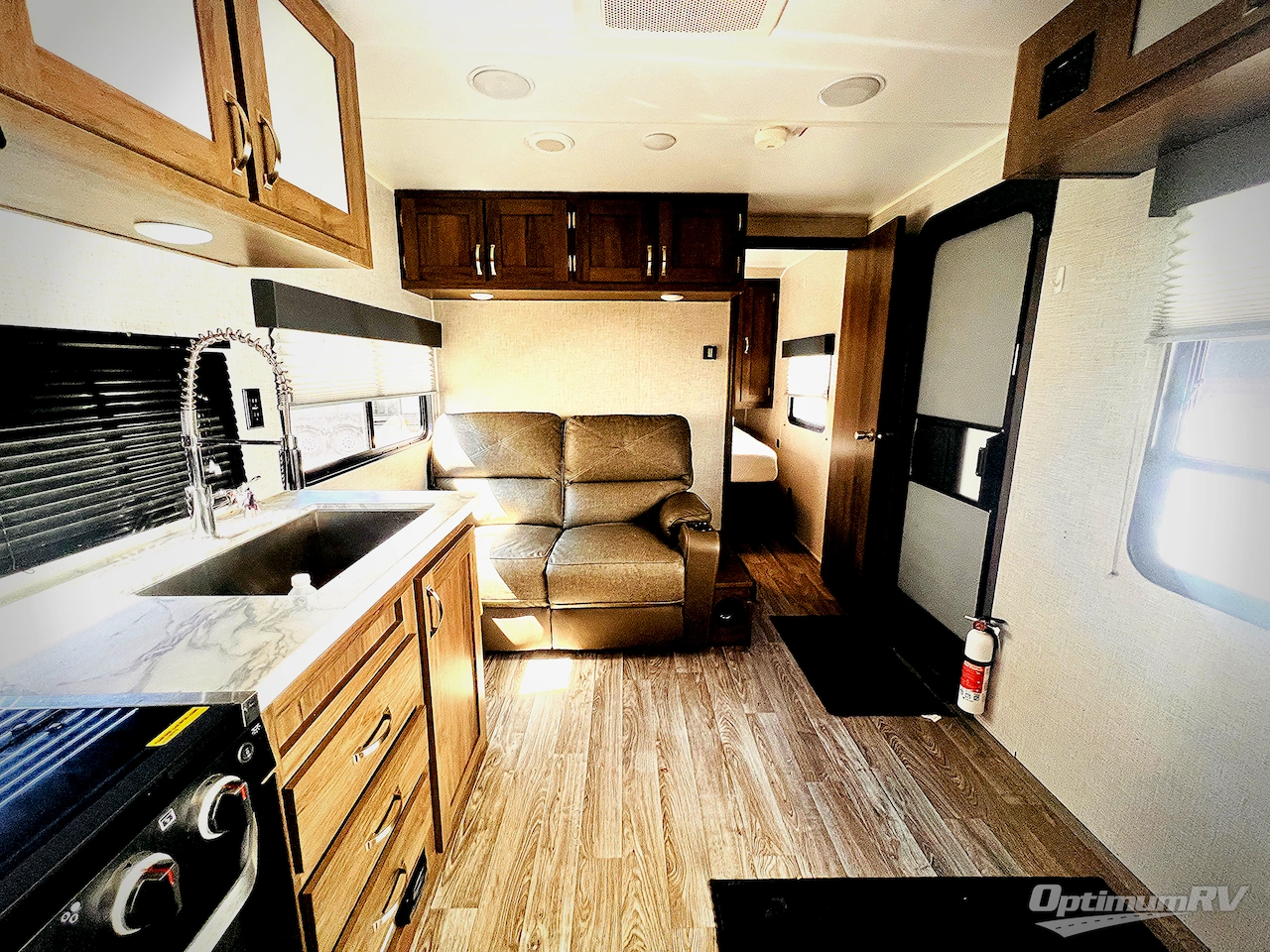 2021 East To West Della Terra 250BH Photo 4