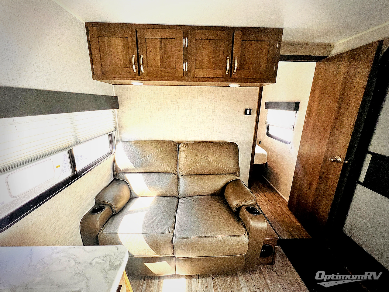 2021 East To West Della Terra 250BH Photo 6