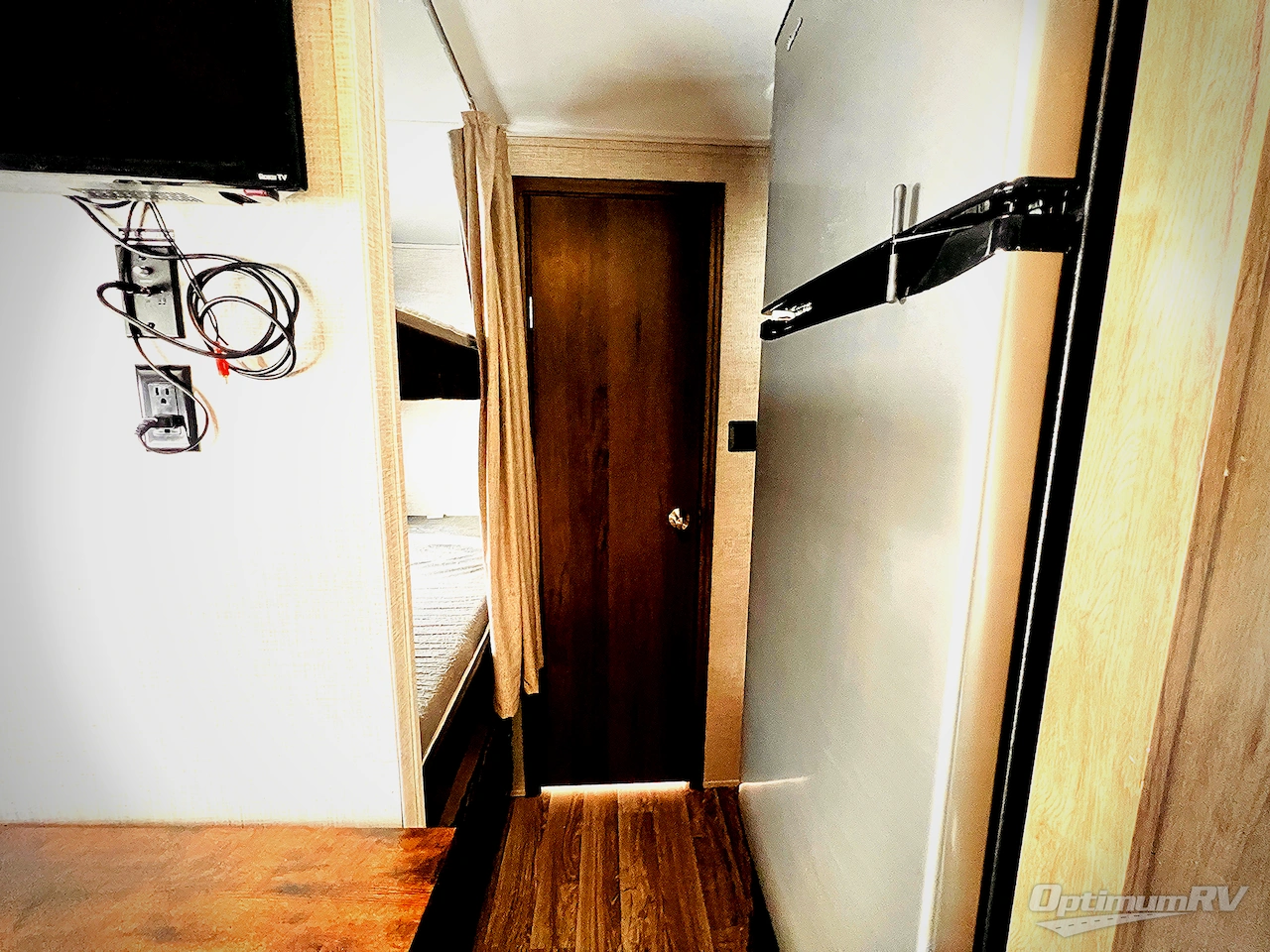 2021 East To West Della Terra 250BH Photo 13