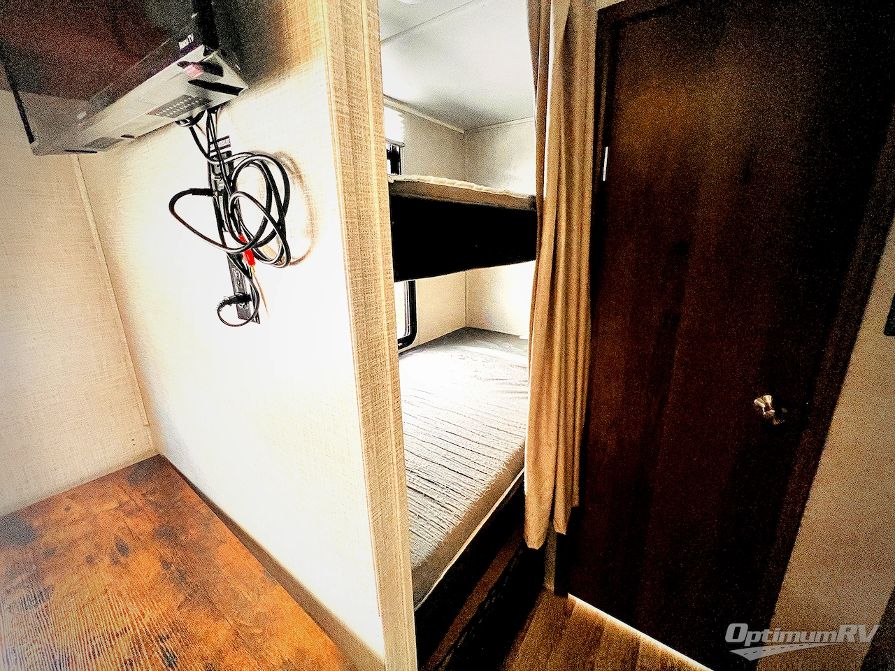 2021 East To West Della Terra 250BH Photo 14