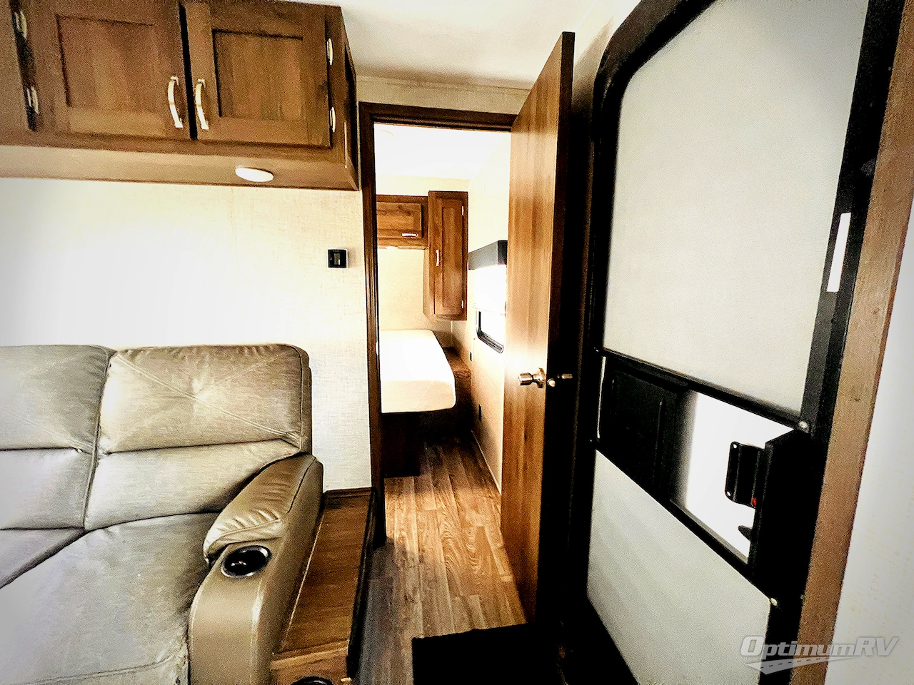 2021 East To West Della Terra 250BH Photo 18