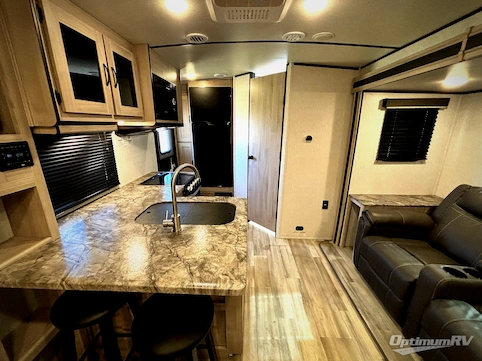 2022 Coachmen Northern Spirit Ultra Lite 1943RB RV Photo 2