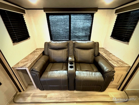 2022 Coachmen Northern Spirit Ultra Lite 1943RB RV Photo 4