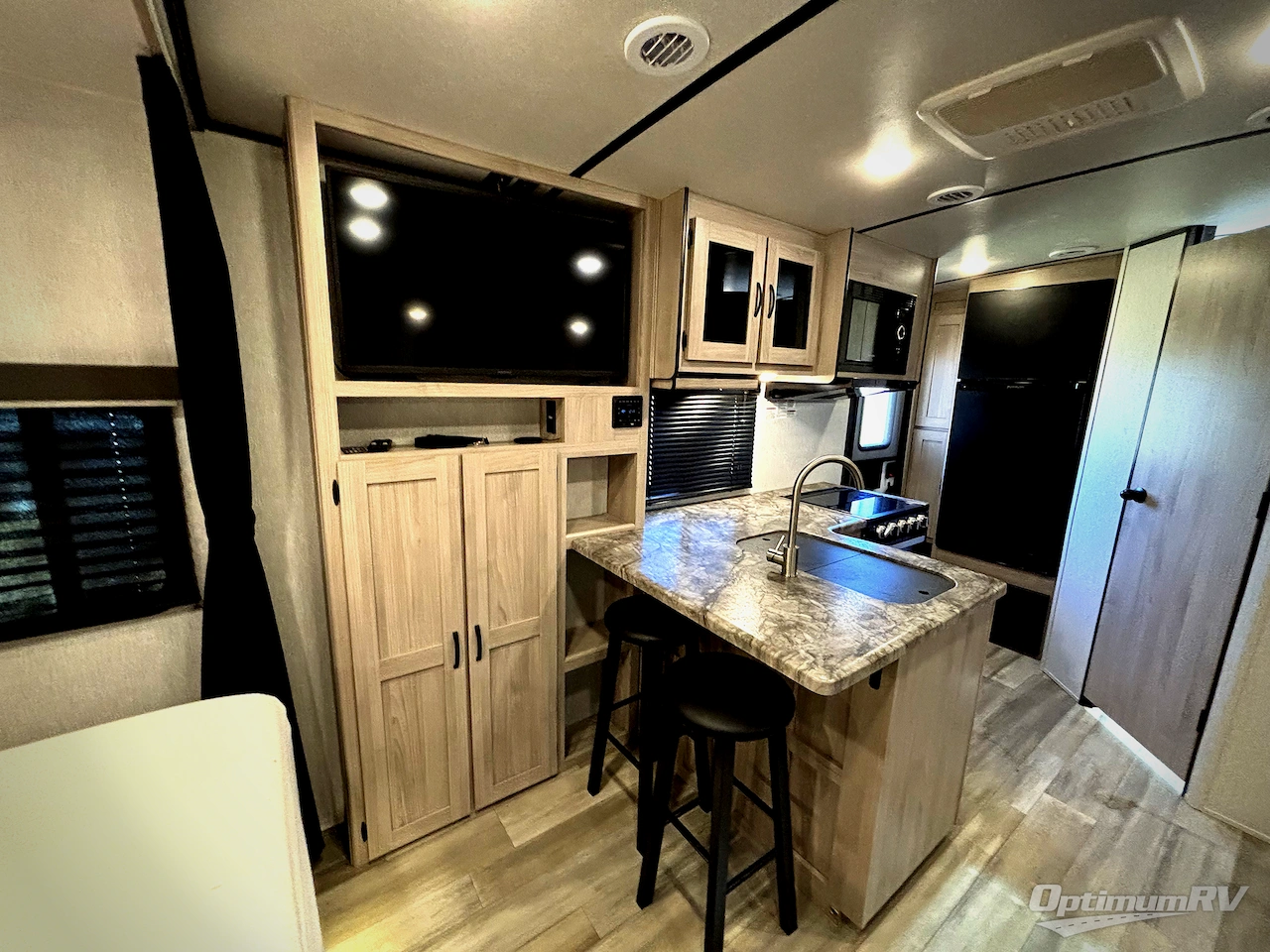 2022 Coachmen Northern Spirit Ultra Lite 1943RB Photo 8