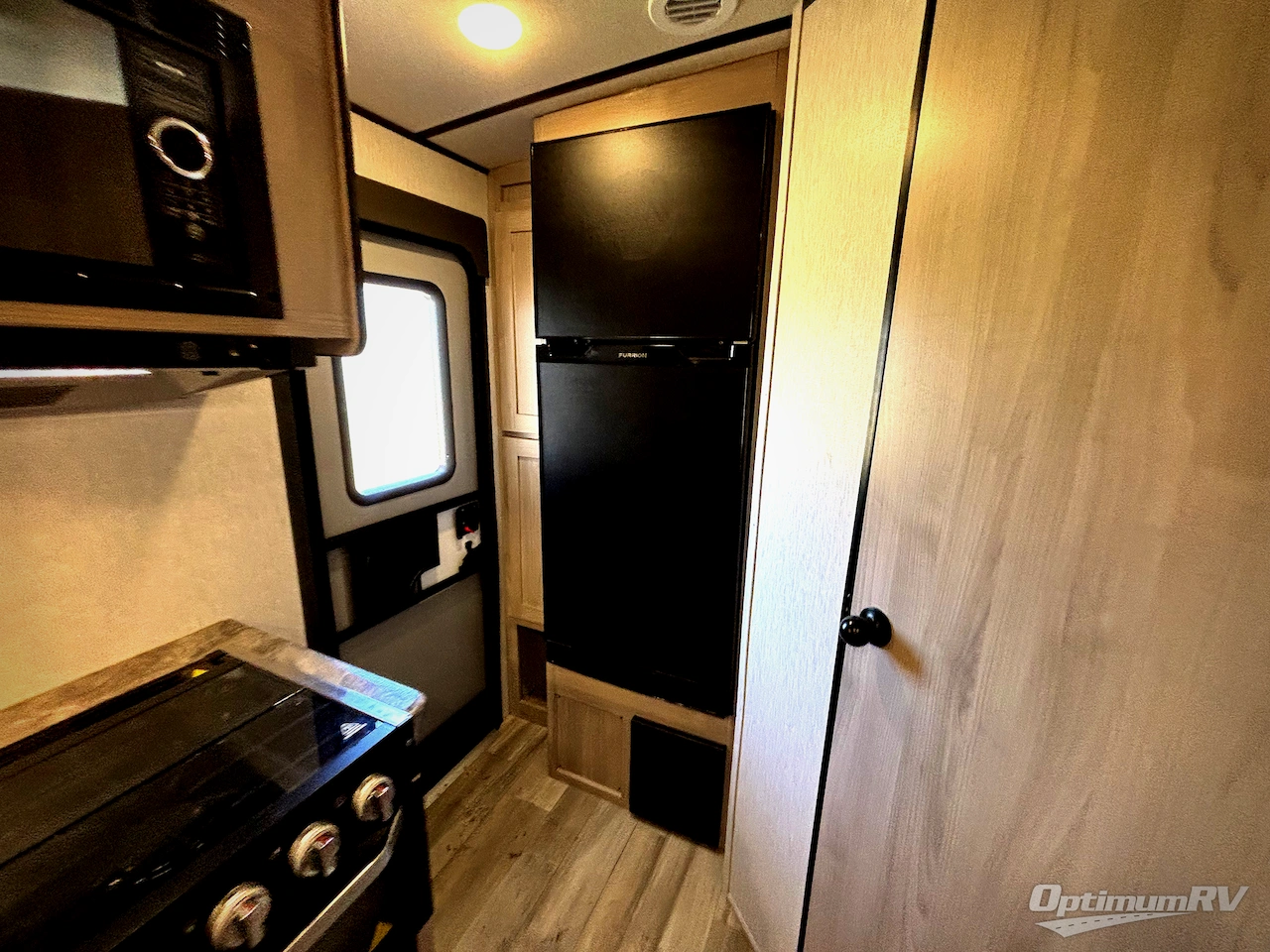 2022 Coachmen Northern Spirit Ultra Lite 1943RB Photo 11