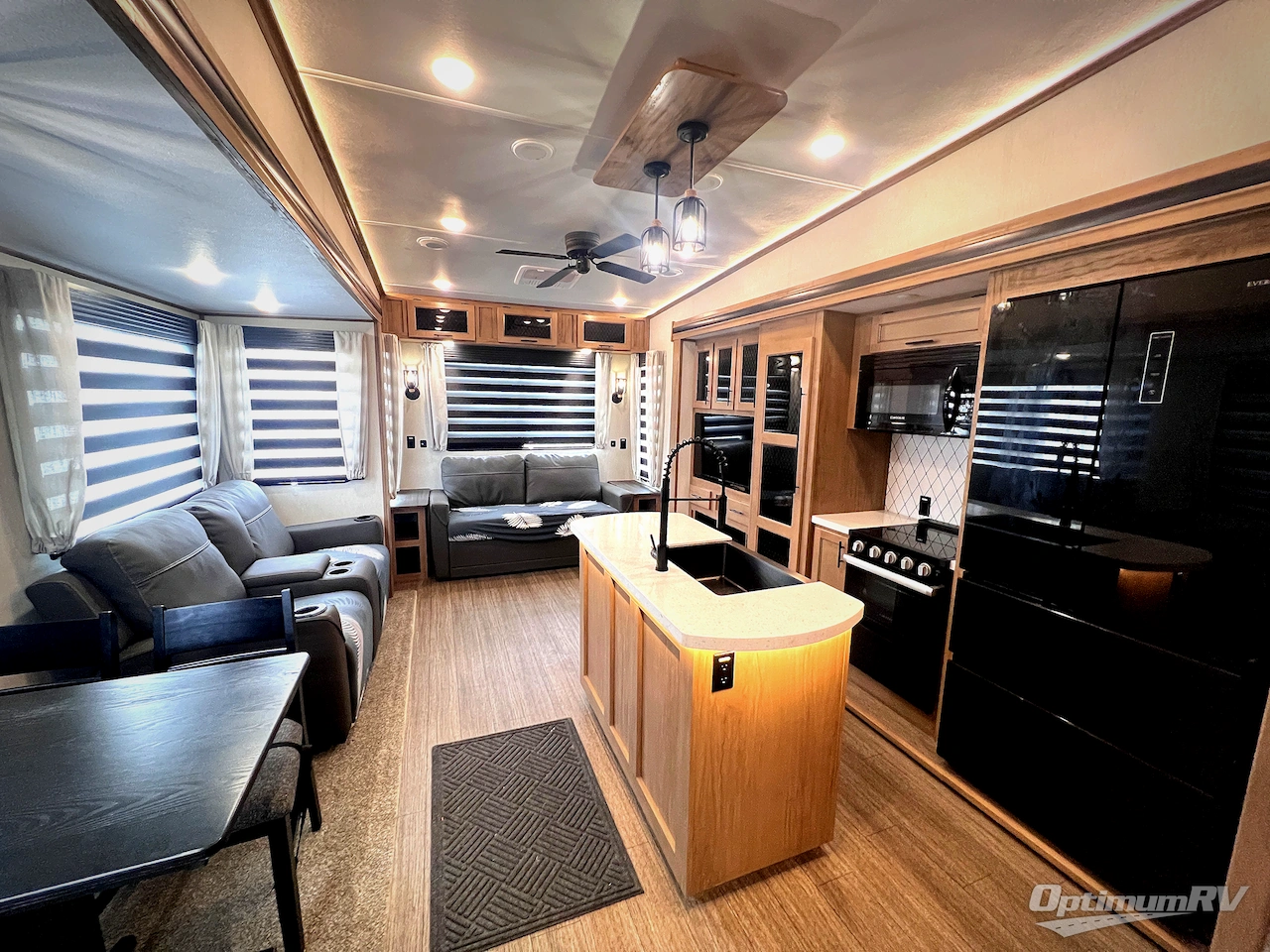2023 Forest River Sabre 36BHQ Photo 6