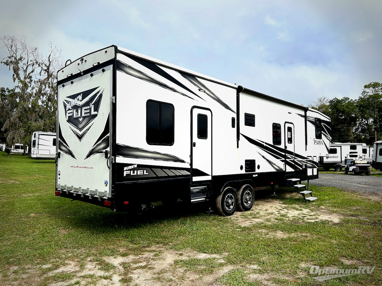 2018 Heartland Fuel 335 Photo 2