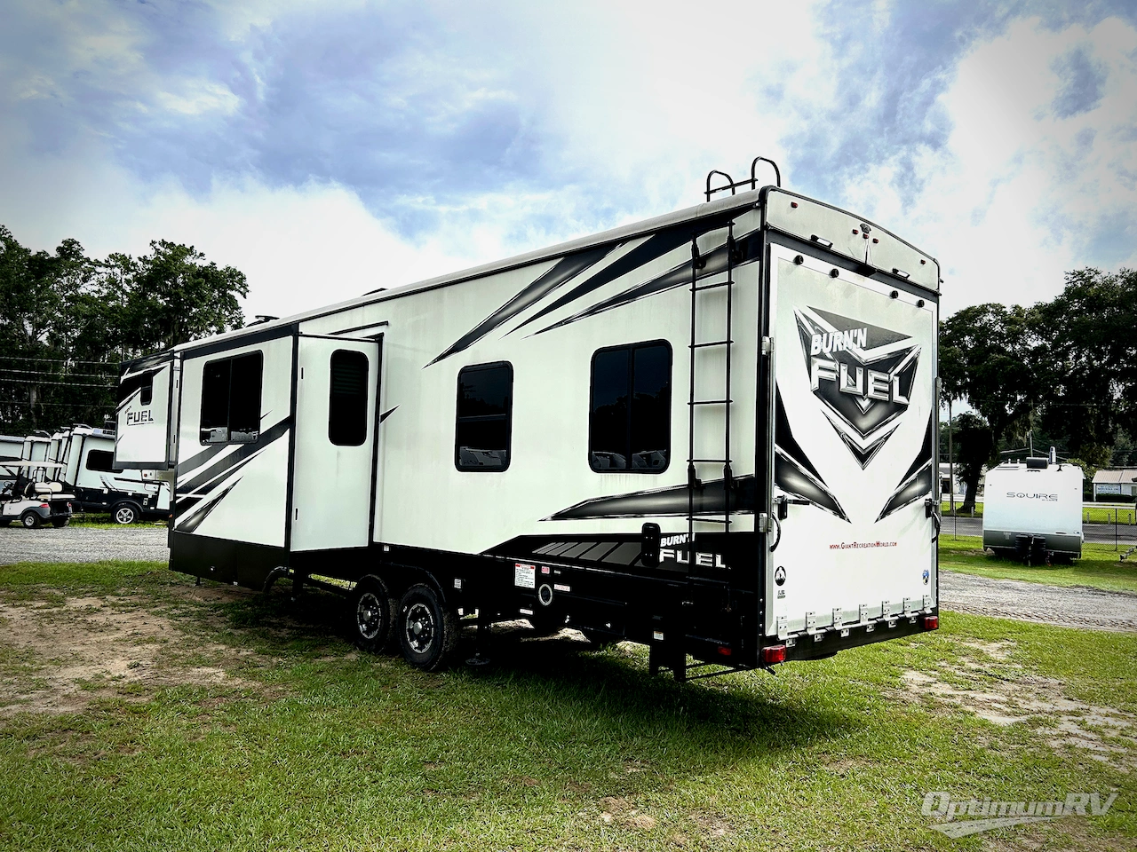 2018 Heartland Fuel 335 Photo 3