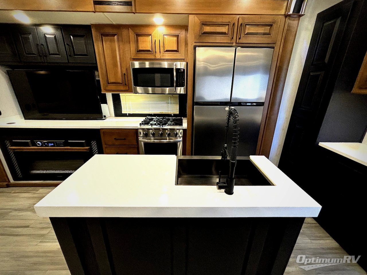 2022 Heartland Bighorn 3960LS Photo 6