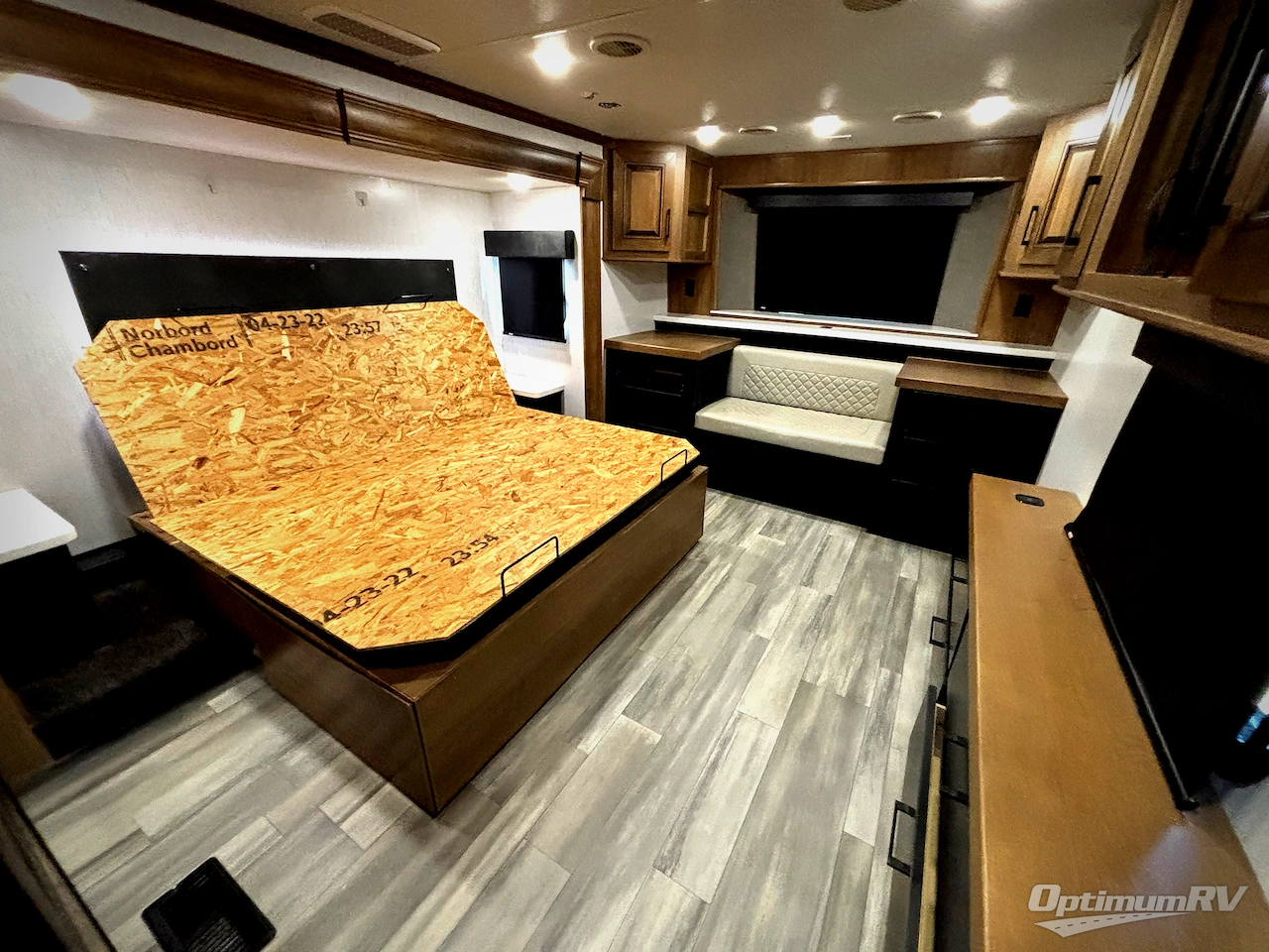 2022 Heartland Bighorn 3960LS Photo 8